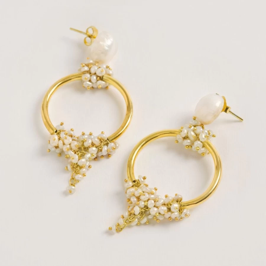 Freya Rose Women's Baroque Pearl and Seed Bead Mid Hoop Earrings